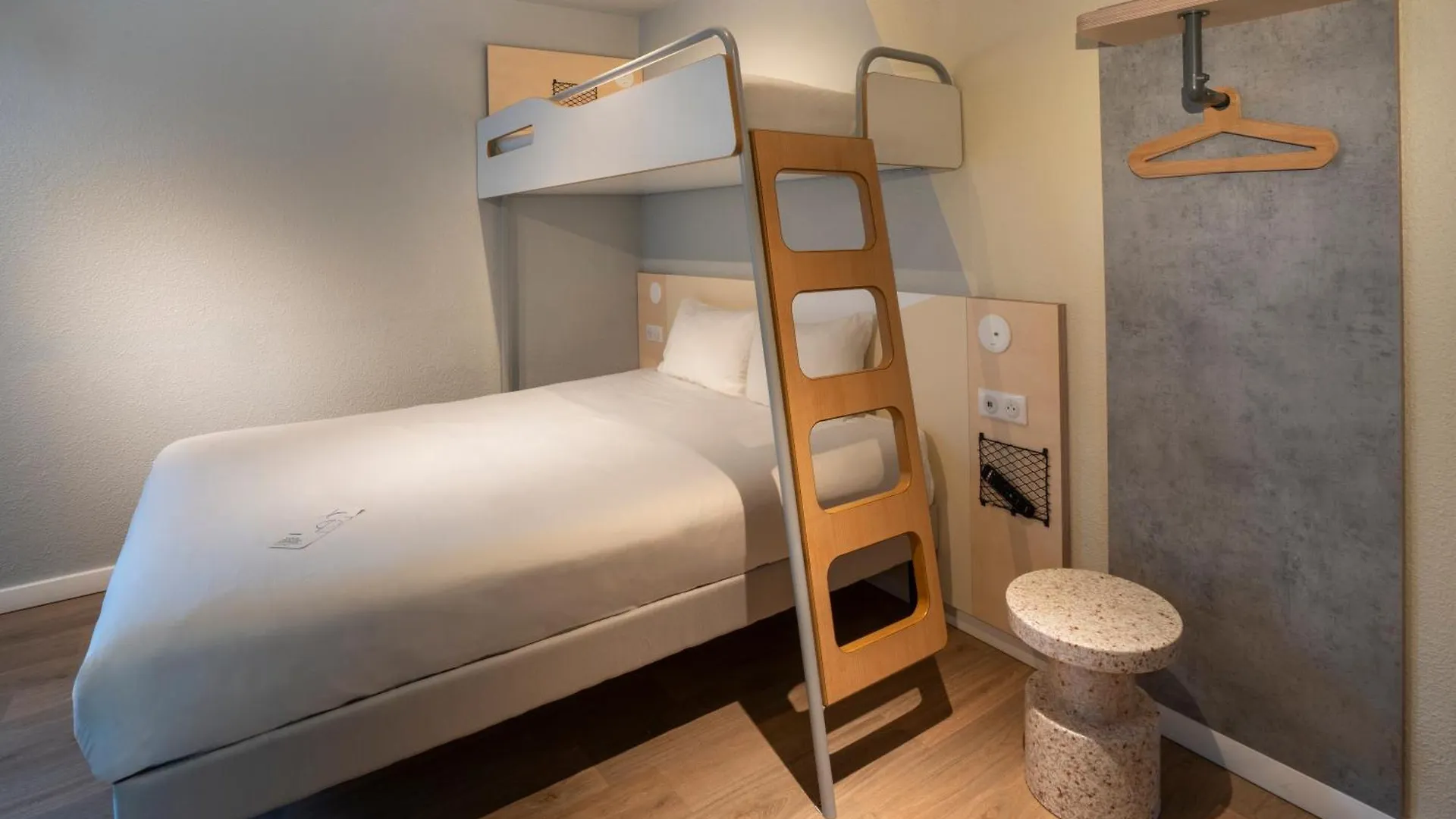 Ibis Budget Rennes Chantepie - Hotel Renove